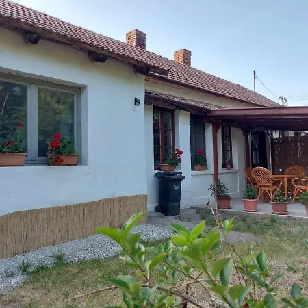 Tisza-tavi Kiserdo Vendeghaz * Tiszaderzs
