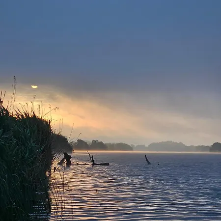 Tisza-tavi Kiserdo Vendeghaz Дом отдыха *